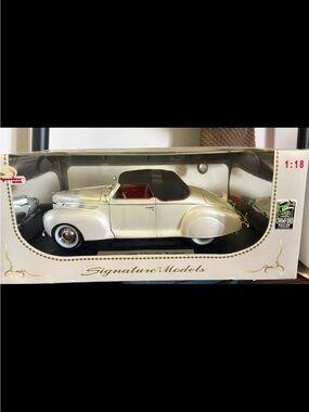 1989 Lincoln Zephyr signature Silver Convertible Model, Red Interior